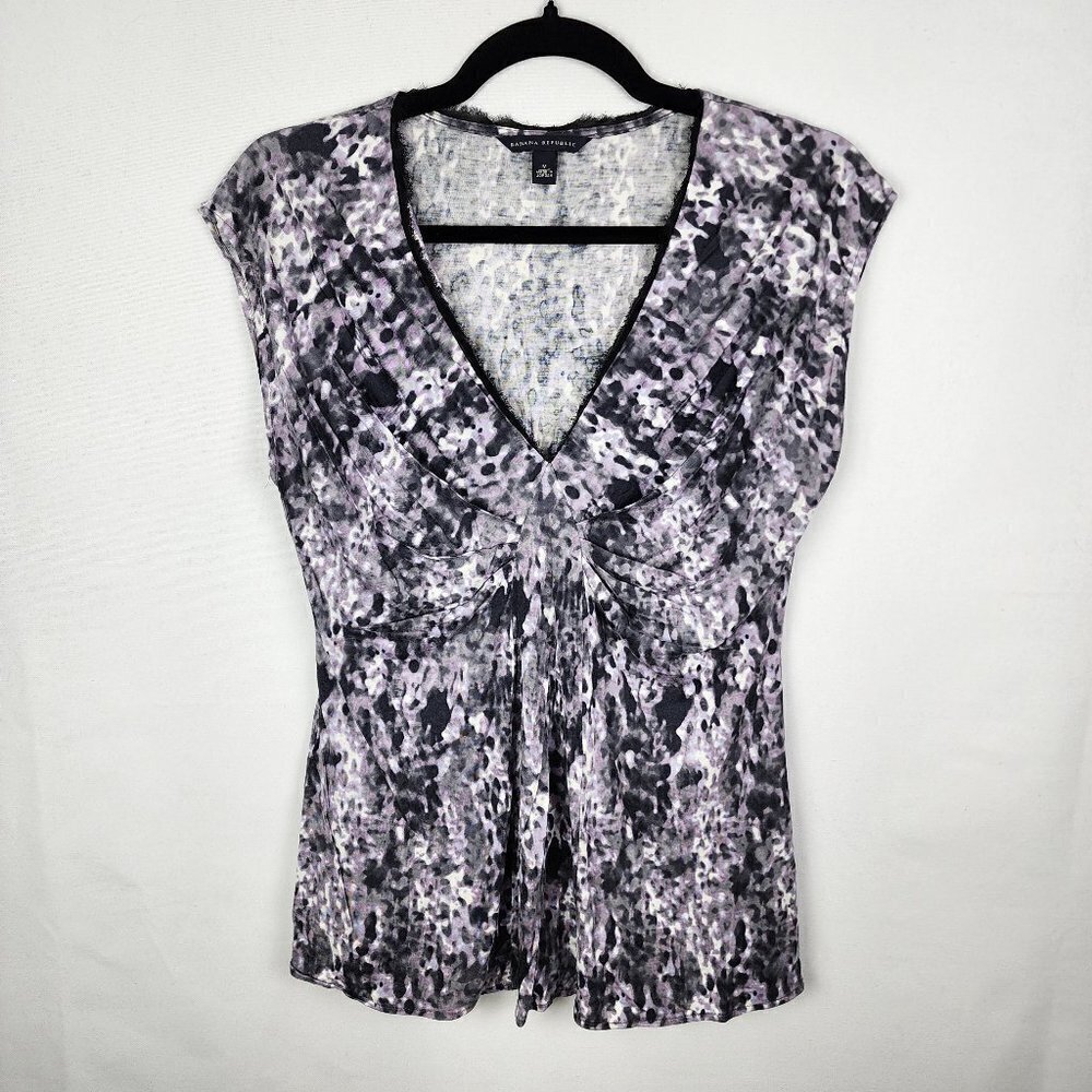 Worthington Purple Abstract V-Neck Cap Sleeve Top